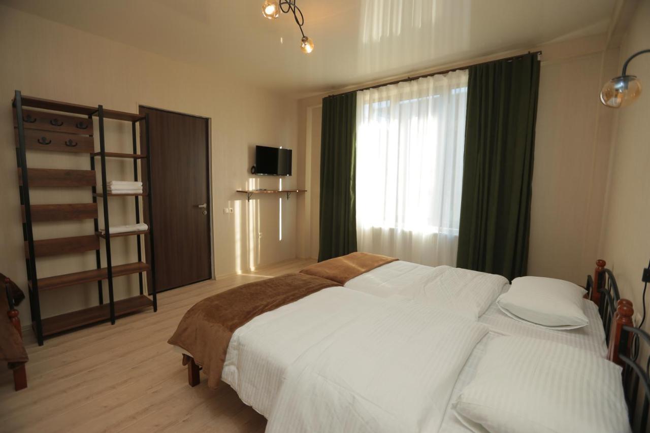 Chogo Hotel Kutaisi Exterior foto