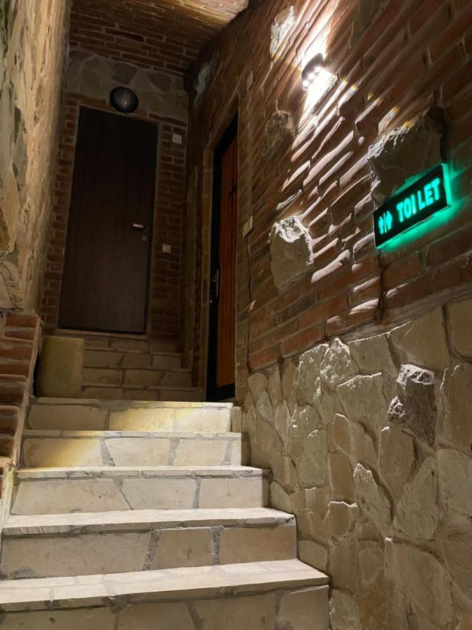 Chogo Hotel Kutaisi Exterior foto